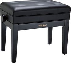 Roland RPB-400BK <b>Platinum</b> Banco Piano Preto - Roland RPB-400BK Banco Piano Premium Preto, Compartimento dedicado para guardar Acessórios, Regulação Altura + Assento Muito Confortável em Vinil, Cor: Preto Acetinado, Construção em Madeira maciça...