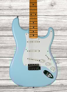 Edwards  E-ST-90ALM Sonic Blue - corpo de amieiro, Braço e escala em maple maciço aparafusado em peça única, 21 trastes, Raio 240R, escala de 25,5″, porca de osso de 42mm, 