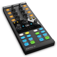 Native Instruments Traktor Kontrol X1 Mk2  - 30 Botões de pressão RGB, 3 Botões rotativos e 8 botões rotativos normais, Tira de toque para controle de posição e andamento, Display para loops, Integração ideal com o software TRAKTOR, Controle ...