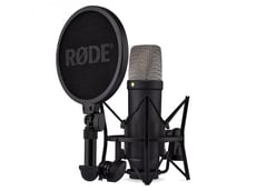 Rode  NT1 5th Generation Black - Com conector Dual Connect, Cápsula de 1 banhada a ouro, Pré-amplificador Revolution de alto ganho, Padrão polar: cardióide, Áudio de ponto flutuante de 32 bits, Ruído inerente: 4dBA, 