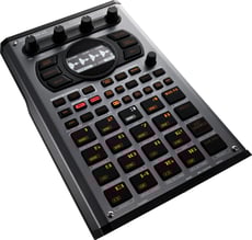 Roland SP-404MKII <b>WAVE Sampler 16GB</b> Effector AIRA  B-Stock - Roland SP-404MKII Wave Sampler 16GB Processador Efeitos Profissional, 16GB Memória interna + Novo Visor OLED + 17 Pads RGB + 37 FX, 32 Vozes Polifonia + Editor Interno + VINYL Simulator e DJFX Loop...