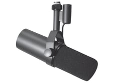 Shure SM7B  - Microfone dinâmico, XLR, Resposta de frequência: 50 a 20.000 Hz, Padrão cardioid, Sensibilidade a 60 Hz: 11 dB, Sensibilidade a 500 Hz: 24dB, Sensibilidade a 1 kHz: 33 dB, 
