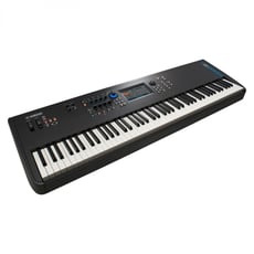 Yamaha MODX8+ - 88 teclas com GHS - Graded Hammer Standard, Polifonia de 128 vozes com síntese de samples AWM2 e FM-X, 16 partes de capacidade multi-tímbrica (Multi Timbral Capacity), 2227 predefinições de perform...