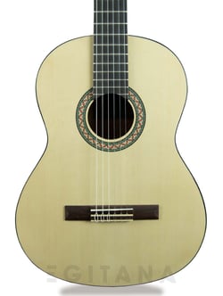 Yamaha C30M  - Forma do corpo: Yamaha CG, Tampo em Spruce, Fundo e ilharga em Meranti, Braço em Nato, Escala em Rosewood, Comprimento do Corpo: 490mm (19.29), 