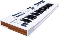 Arturia KeyLab Essential 49  - Teclado MIDI Controlador Arturia KeyLab Essential 49, 49 teclas sensíveis ao toque e a sua velocidade, Conectividade: MIDI out, USB e jack P10 pedal sustain, 1 encolder clicável, 9 knobs, 9 faders ...
