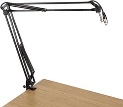 Gator Desk-Mounted Broadcast/Podcast Boom FWMICBCBM1000  - Suporte de haste de microfone de transmissão montado em mesa para podcasts e gravação, Cabo fixo XLR de 10 '/ 3,05 m incluído para aparência limpa e organização, Braço articulado por mola com capac...