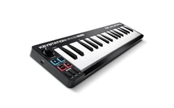 M-Audio Keystation Mini 32 MK3  - Teclado controlador USB, 32 miniteclas de velocidade plana, 4 controles livremente atribuíveis - 3 botões e 1 controle rotativo, Curvas de velocidade selecionáveis (dinâmica de toque) para ajustar ...