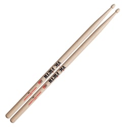 Vic Firth 5A American Classic Hickory  - Tamanho 5A, Série clássica americana, Madeira de nogueira, Dicas de madeira, Dicas de lágrima, Ideal para rock e como varas de prática, 