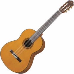 Yamaha CX40 II  - Forma do corpo: Yamaha CG, Tampo em Spruce, Fundo e ilharga em Meranti, Braço em Nato, Escala em Rosewood, Comprimento do Corpo: 490mm (19.29), 