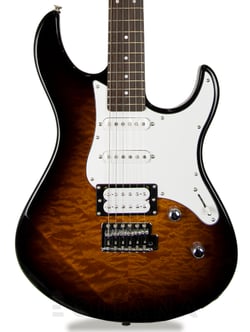Yamaha Pacifica 212VQM Tobacco Brown Sunburst  - Corpo em Alder (amieiro), Topo em Quilted maple, Braço em Maple, Escala em Rosewood, Perfil do braço: C, Raio do braço: 350mm, 
