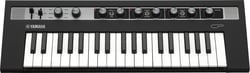 Yamaha Reface CP  - 37 teclas num teclado HQ Mini com Initial Touch, Polifonia de 128 vozes, 6 sons de teclado, Efeitos: Drive, Tremolo/VCM Wah, Chorus/VCM Phaser, Digital Delay/Analog-Type Delay, Reverb, Entrada AUX ...