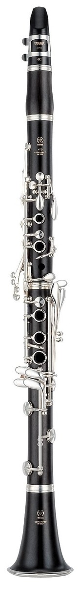 Yamaha YCL 450E  - Corpo de granadilha, 18/6 chaves prateadas (com chave de Mib), Apoio de polegar ajustável com anel para correia, Sapatilhas de pele, Barrilete 65 mm, Câmpanula com novo desenho, 