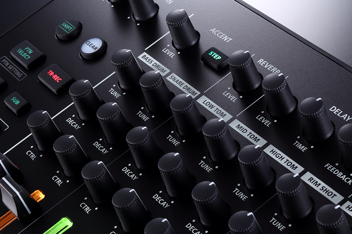 Roland TR-8S Caixa de Ritmos para Música Eletrónica com USB e SDHC