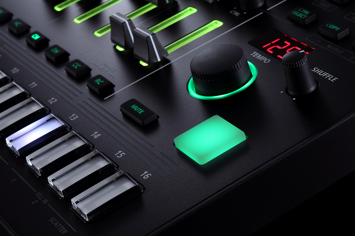 Roland TR-8S Caixa de Ritmos para Música Eletrónica com USB e SDHC