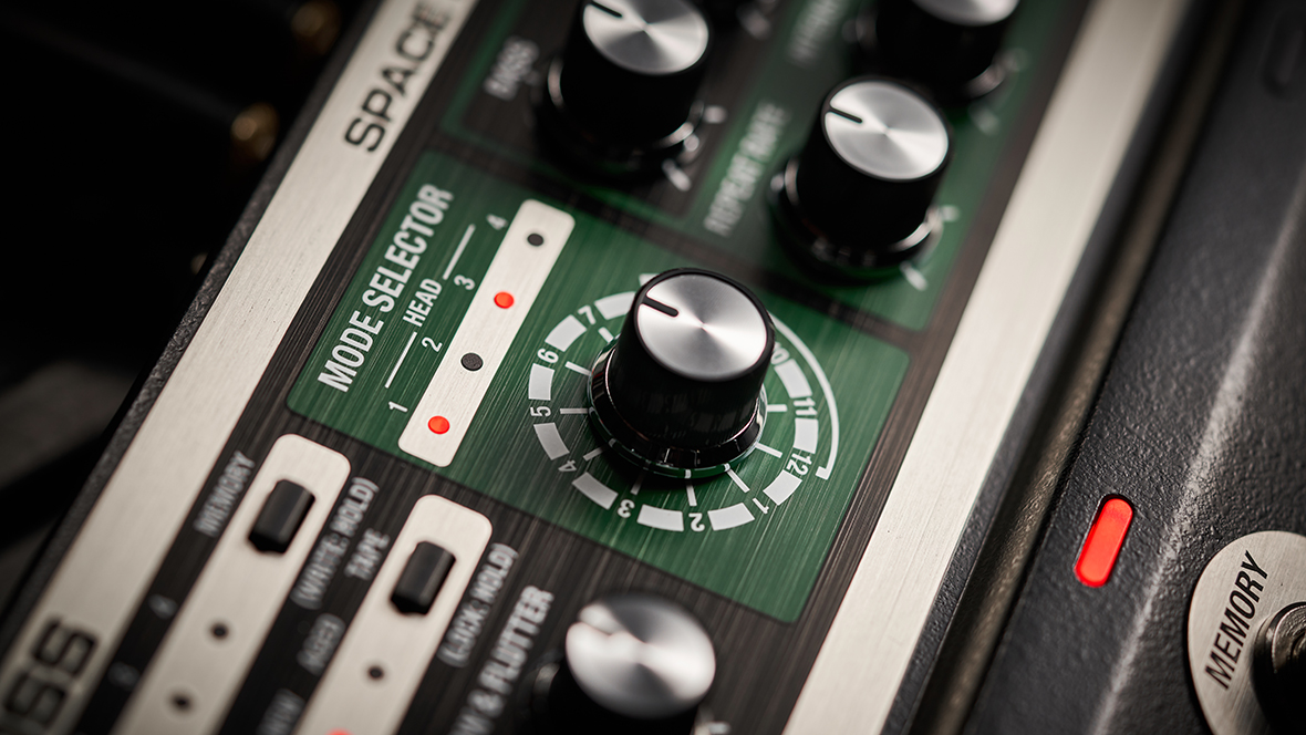 BOSS RE-202 SPACE ECHO Pedal Digital Delay Reverb