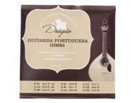  Dragão Guitarra Portuguesa Coimbra S  
	Conjunto de Cordas para Guitarra Portuguesa Coimbra

	Conjunto completo de 12 cordas

	Material: aço inoxidável

	2x B- / SI-string: 011P

	2x A / LA-string: 012P

	2x E- / MI-string: 015P

	1x B- / SI-string: 022W

	1x B- / SI-string: 011P

	1x A / LA-string: 024W

	1x A- / LA-string: 012P

	1x D- / RE-string: 038W

	1x D- / RE-string: 028W

	Todas as cordas com loop
