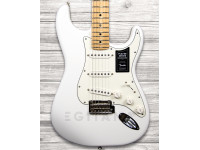 Guitarra Elétrica Fender Player Series Strat MN PWT  